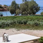 Nyaraló White Lotus Seaside Kíni