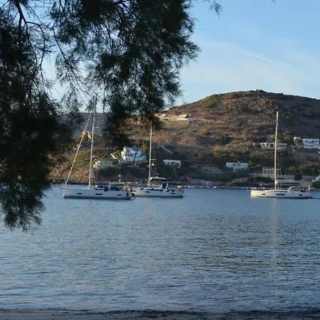 別荘 White Lotus Seaside Kini