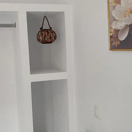 White Lotus Seaside * Kini