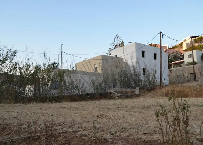 White Lotus Seaside Дом отдыха Кинион