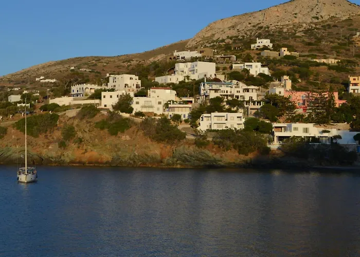 White Lotus Seaside Кинион