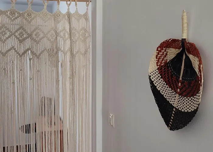 White Lotus Seaside Кинион