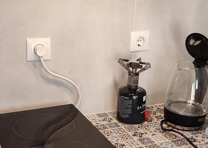 White Lotus Seaside * Кинион