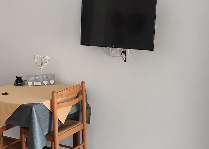 White Lotus Seaside * Кинион