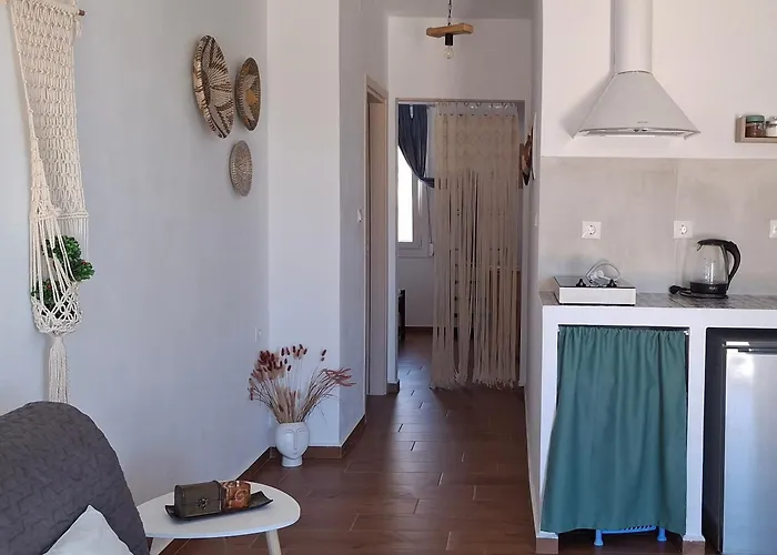 White Lotus Seaside Кинион